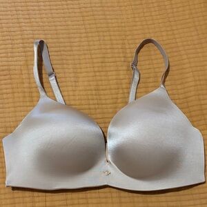 Victoria’s Secret So Obsessed Wireless Push Up bra